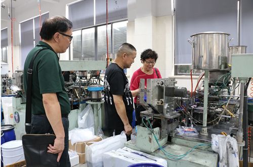 中國制筆協(xié)會領(lǐng)導(dǎo)深入桐廬企業(yè)調(diào)研，助力產(chǎn)業(yè)轉(zhuǎn)型升級與市場拓展